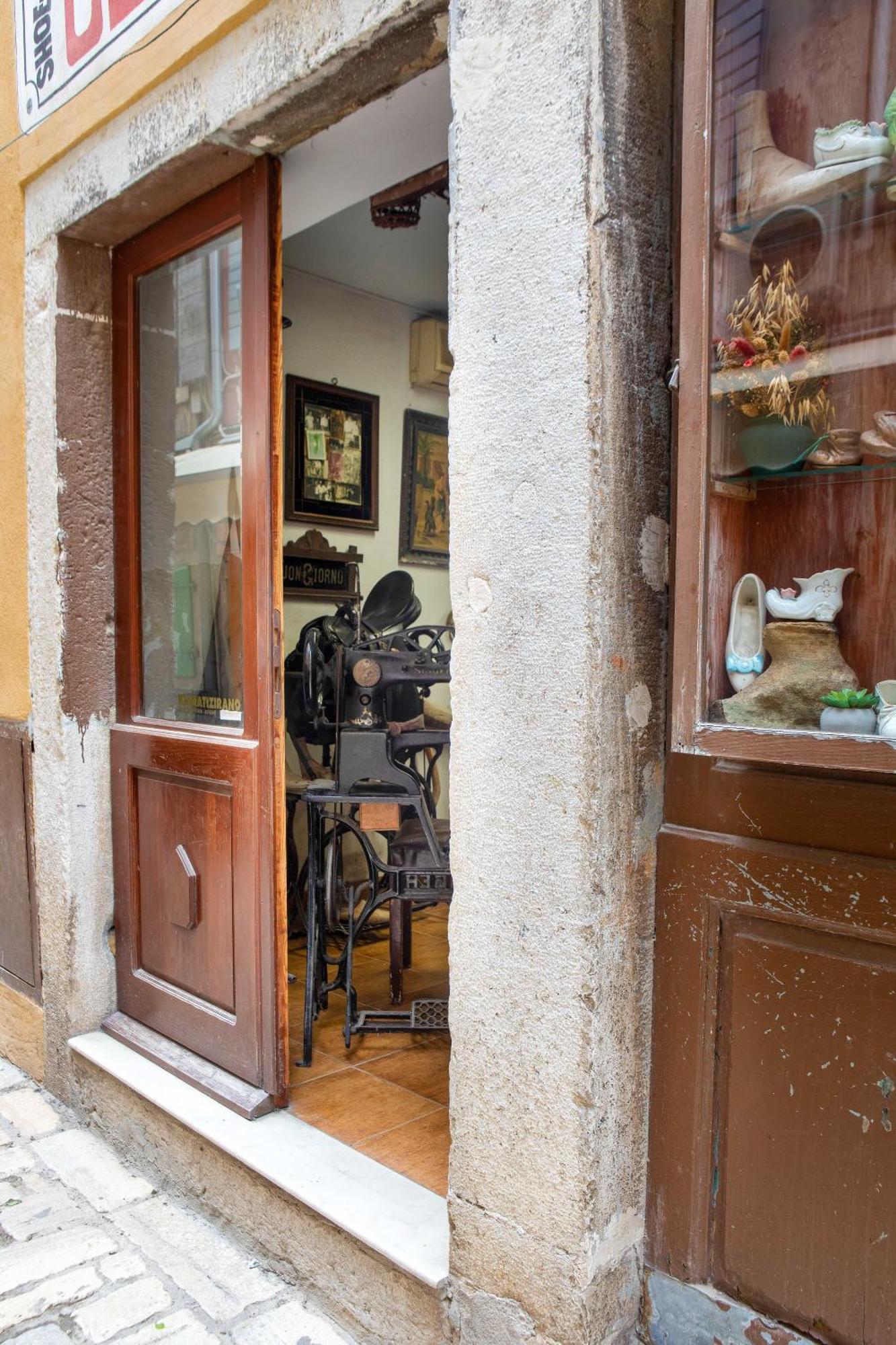 Appartamento Casa Kaligari History Rovigno Esterno foto